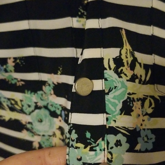 Blouse - Picture 2 of 4